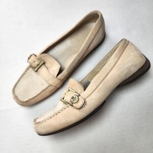 🌸UGG Nubuck Beige‎ Loafers with Gold Buckle 8